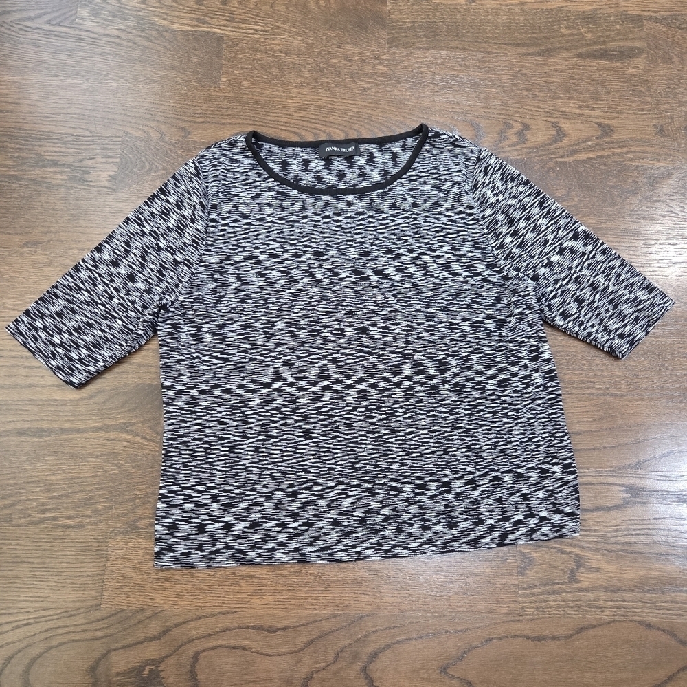 Ivanka Trump Women's Black and White Patterned Top Sz.L